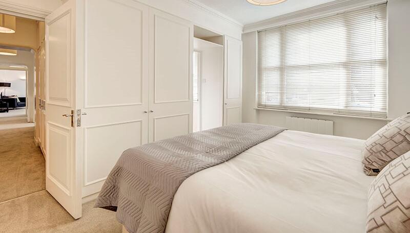 2 bed property in 39 Hill Street, London, London
